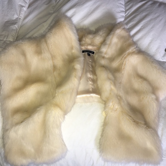 Faux Fur Stole - Picture 3 of 6